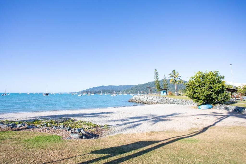 Ocean View 33A Studio Pool Ocean View Wifi Apartment Airlie Beach Exterior photo